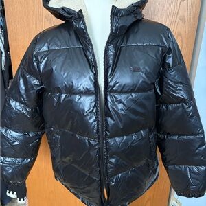 NWT! Women’s Levi's Shiny Black  Puffer Jacket